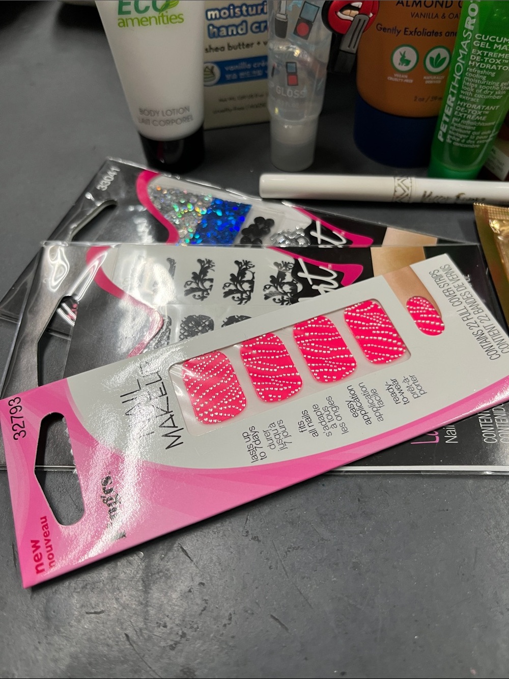 NWOT Clinique Donald Sunflower Cosmetic Pouch -  full of new items nail body lip - Picture 6 of 13
